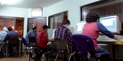Les Marocains passent plus de 4 heures par jour sur Internet !