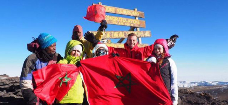 Le drapeau marocain, hissé au sommet de Kilimandjaro en Tanzanie