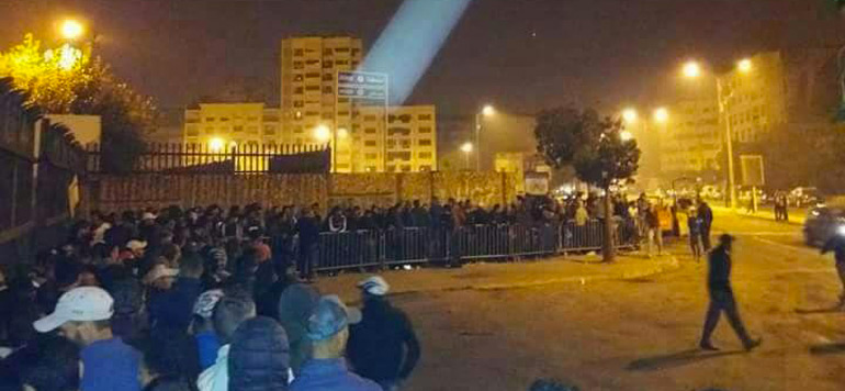 Files d’attentes impressionnantes pour l’achats des tickets du match WAC/Al Ahly