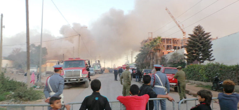 Casablanca: gigantesque incendie dans une usine de tissus d’ameublement à Lahraouiyine